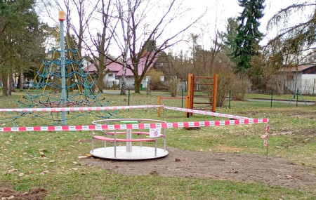 Už je na místě